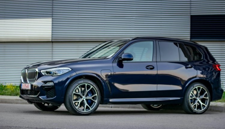 سيارة 2021 BMW X5 xDrive45e  نفس المظهر وقلب مختلف