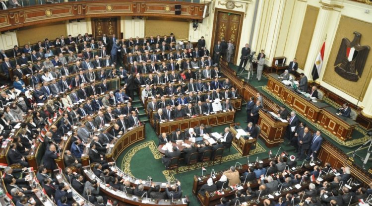 مجلس النواب يوافق على مشروع قانون بإرجاء العمل بقانون الشهر العقارى